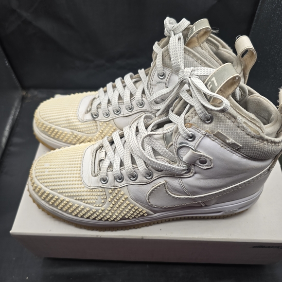 Nike High-Top‎ Sneakers in White and Tan